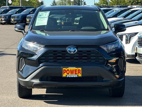Used 2021 Toyota RAV4 LE AWD/4WD image 9