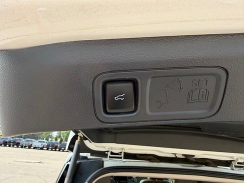Used 2023 Ford Expedition XLT AWD/4WD image 21