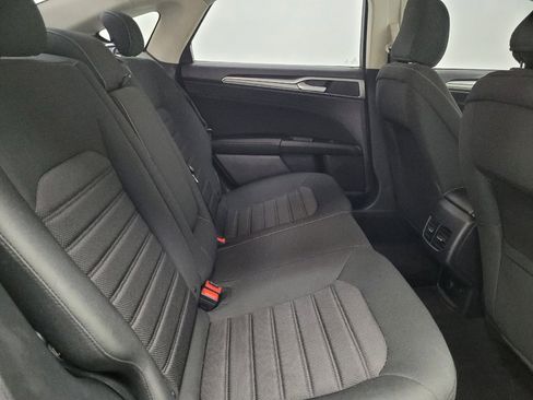 Used 2020 Ford Fusion SE image 19