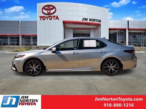 Used 2024 Toyota Camry SE FWD image 4