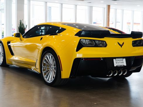 Used 2019 Chevrolet Corvette Z06 RWD image 6
