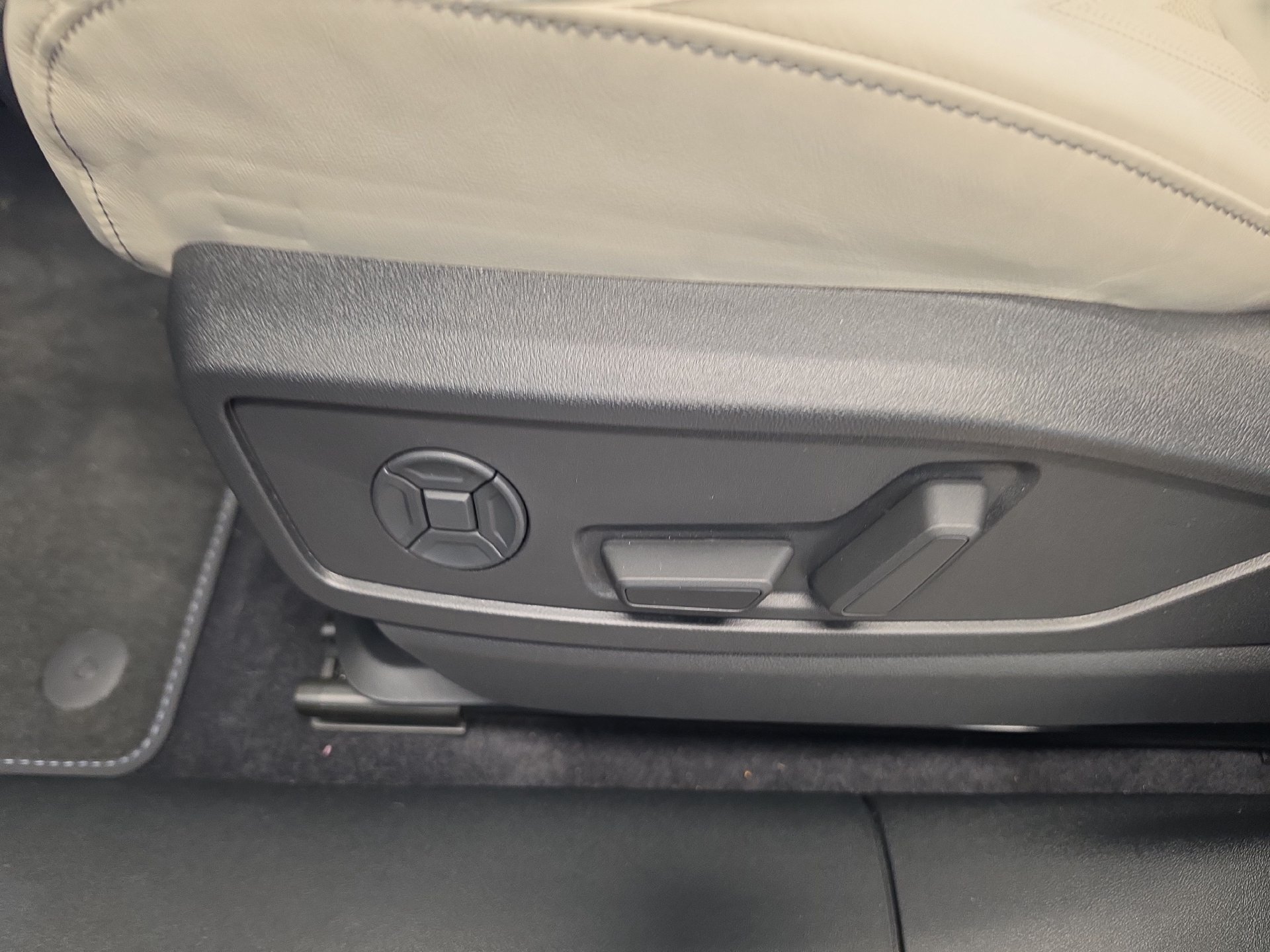 New 2026 Audi Q5 Premium Plus AWD/4WD image 4