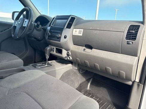 Used 2020 Nissan Frontier SV image 18