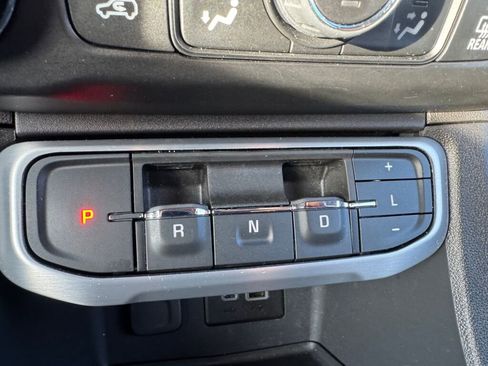 Used 2023 GMC Acadia SLE w/ Driver Convenience Package image 25