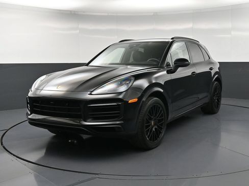 Certified 2023 Porsche Cayenne Platinum Edition AWD/4WD image 1
