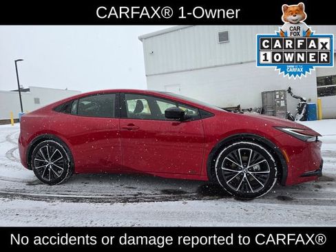 Used 2024 Toyota Prius XLE image 3