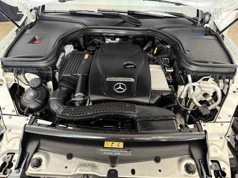 Used 2017 Mercedes-Benz GLC 300 4MATIC image 33