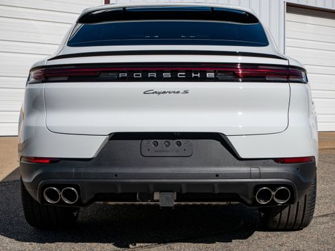 New 2026 Porsche Cayenne S AWD/4WD image 13