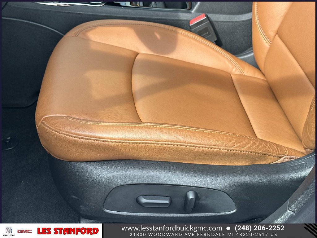 Used 2017 Chevrolet Cruze Premier FWD image 18