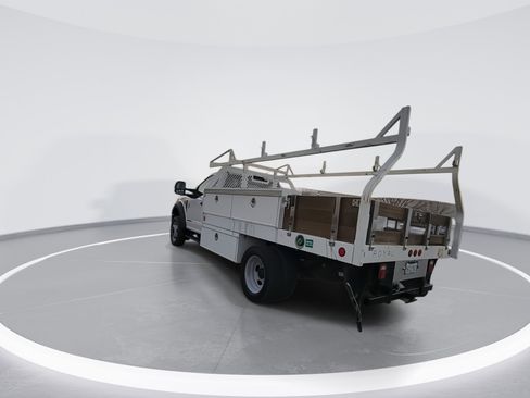 Used 2019 Ford F550 2D Standard Cab XL DRW image 6