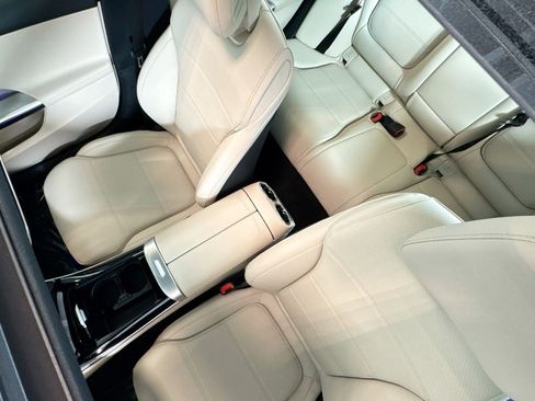 New 2026 Mercedes-Benz C 300 Sedan image 19