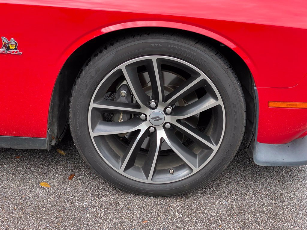 Used 2017 Dodge Challenger R/T Scat Pack w/ Leather Interior Group RWD image 5