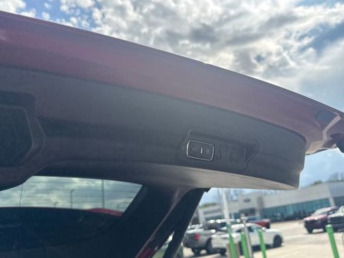 Used 2023 Ford Explorer ST image 31