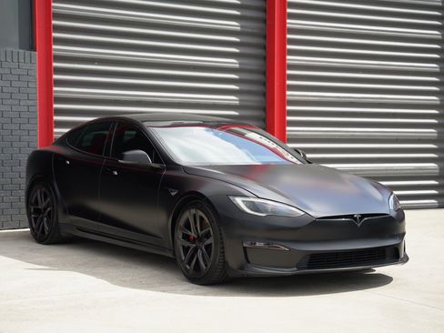 Used 2022 Tesla Model S Plaid image 3