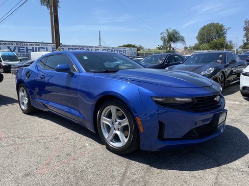 Used 2021 Chevrolet Camaro LT w/ Technology Package RWD image 7
