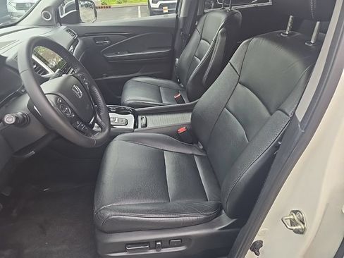 Used 2017 Honda Pilot Touring image 29