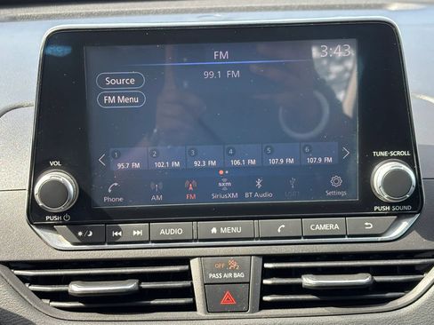 Used 2021 Nissan Altima 2.5 SV image 18