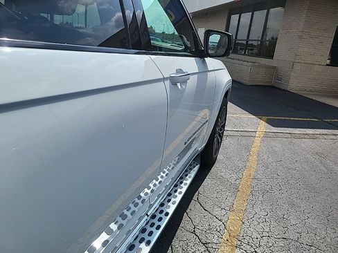 Used 2021 Jeep Grand Cherokee L Summit AWD/4WD image 12