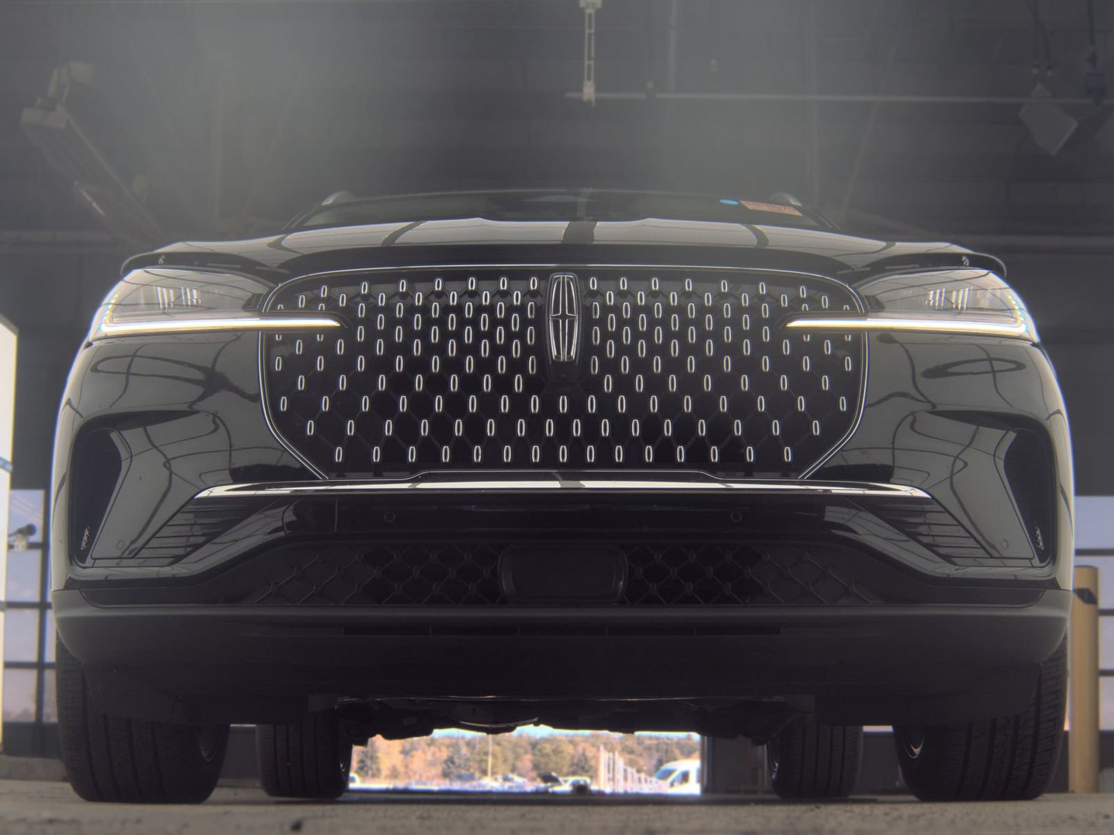 Used 2026 Lincoln Aviator Reserve AWD/4WD image 2