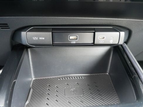 Certified 2023 Kia Niro EX image 33