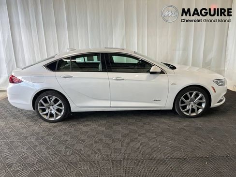 Used 2019 Buick Regal Avenir w/ Driver Confidence Package II FWD image 2