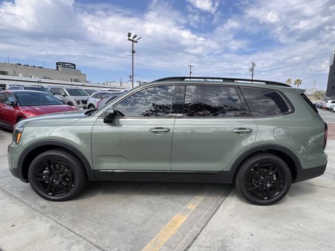 Certified 2025 Kia Telluride SX Prestige X-Line AWD/4WD image 3