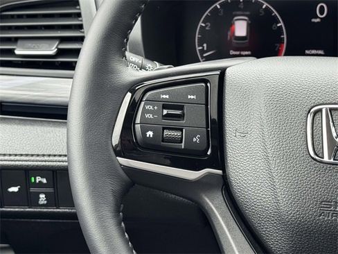 Certified 2025 Honda Odyssey Elite image 25