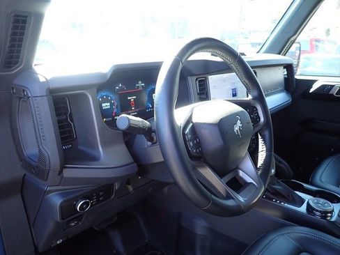 Used 2025 Ford Bronco Badlands image 14