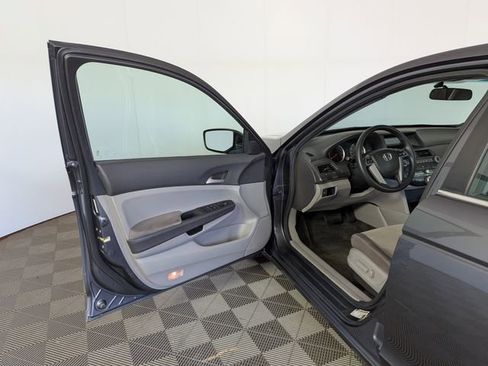 Used 2010 Honda Accord LX-P image 12
