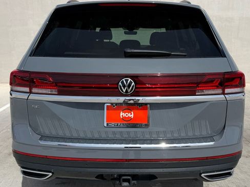 Certified 2025 Volkswagen Atlas SE image 4