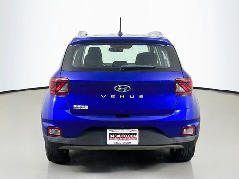 Used 2025 Hyundai Venue SEL FWD image 6
