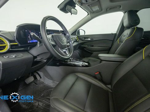 Used 2024 Chevrolet Trax ACTIV w/ Sunroof Package FWD image 10