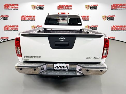 Used 2020 Nissan Frontier SV image 15