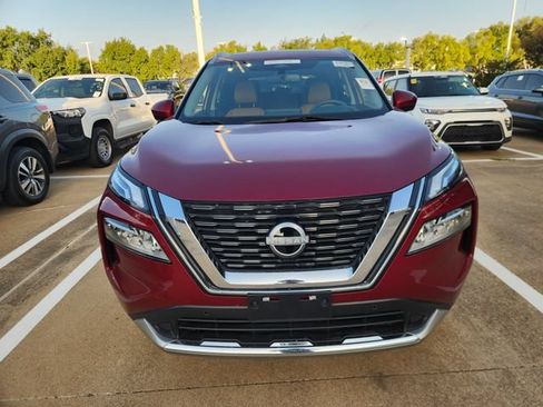 Used 2023 Nissan Rogue Platinum w/ Platinum Premium Package FWD image 2