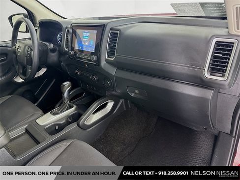 Used 2022 Nissan Frontier SV w/ Technology Package image 26