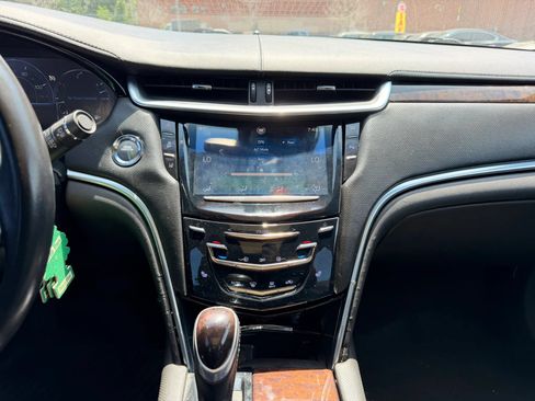 Used 2013 Cadillac XTS Premium FWD image 11