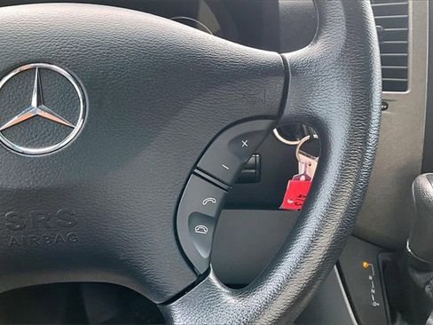 Used 2011 Mercedes-Benz Sprinter 2500 image 21