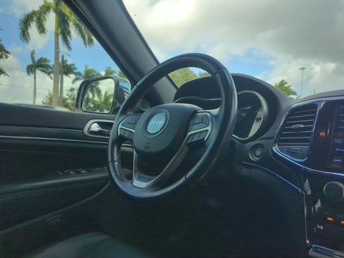 Certified 2020 Jeep Grand Cherokee Limited RWD image 24