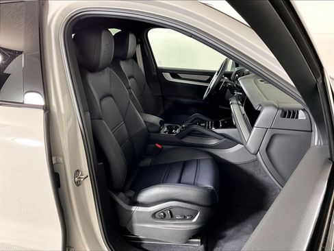 Used 2026 Porsche Cayenne Coupe AWD/4WD image 17