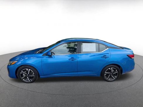 Used 2025 Nissan Sentra SV FWD image 9