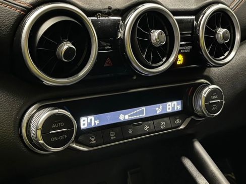 Used 2022 Nissan Sentra SR w/ Midnight Edition image 9