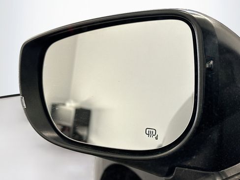 Used 2025 Subaru Crosstrek 2.0i Premium image 16