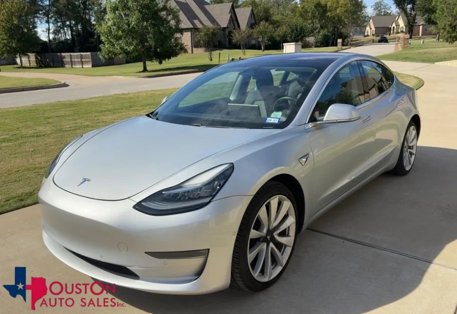 Used 2018 Tesla Model 3 Long Range RWD image 1