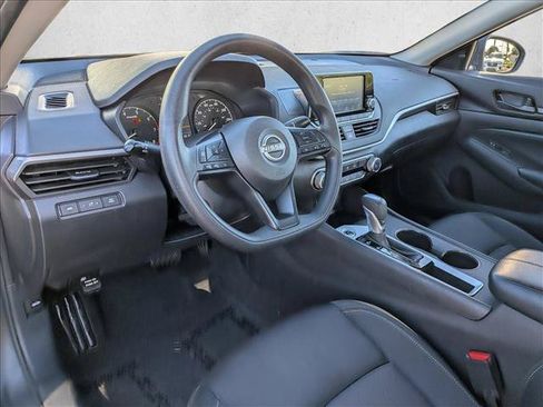 Used 2024 Nissan Altima 2.5 S FWD image 12