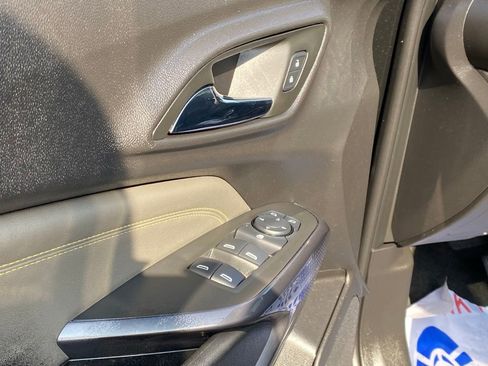 Used 2025 Chevrolet Trax ACTIV w/ Sunroof Package image 11