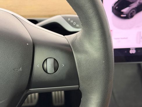 Used 2022 Tesla Model Y Performance AWD/4WD image 24