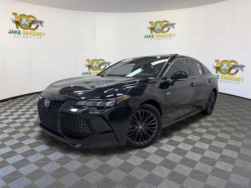 Used 2021 Toyota Avalon XSE FWD image 3