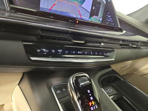 Used 2022 Cadillac Escalade Premium Luxury image 20