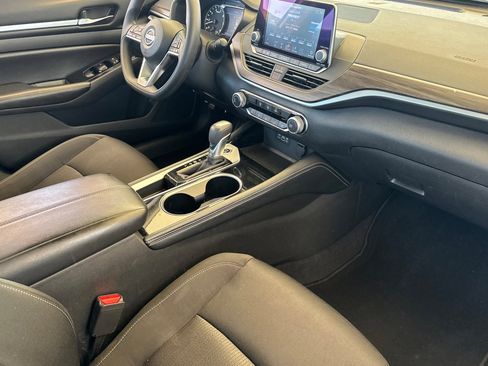 Used 2023 Nissan Altima 2.5 SV image 19