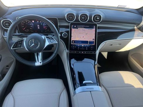 Used 2025 Mercedes-Benz GLC 300 4MATIC image 24